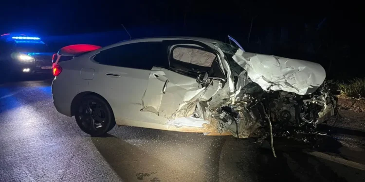 homem-morre-em-acidente-entre-tres-veiculos-na-br-452,-em-rio-verde
