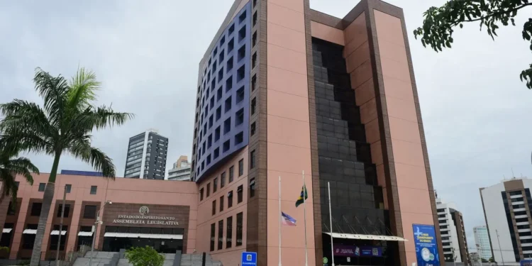 assembleia-legislativa-do-es-lanca-concurso-com-salarios-de-ate-r$-9,3-mil