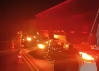 homem-morre-apos-tentar-subir-em-carreta-em-movimento-na-go-154