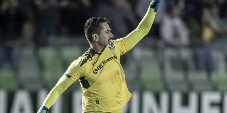 goias-recebe-atletico-go-na-serrinha-para-classico-decisivo-na-serie-b