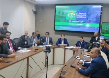 primeira-oitiva-da-cei-da-limpa-gyn-expoe-aditivos-e-frota-de-caminhoes