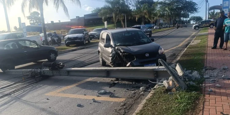 colisoes-contra-postes-crescem-em-goias-e-geram-riscos-e-prejuizos-milionarios