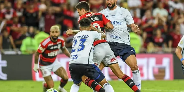 flamengo-x-cruzeiro:-confira-onde-assistir;-horario-e-possiveis-escalacoes