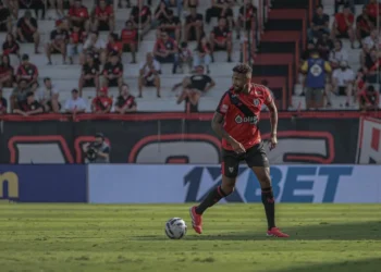 presidente-do-atletico-go-elogia-time-e-critica-arbitragem-no-classico