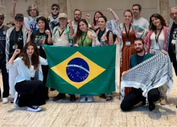 israel-intercepta-flotilha-a-caminho-de-gaza-e-detem-ativistas