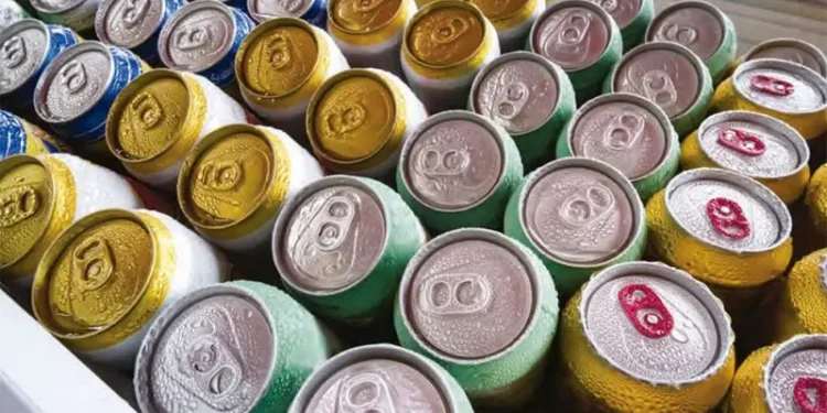 cerveja-em-lata-tem-risco-de-contaminacao-por-metanol?-especialista-responde