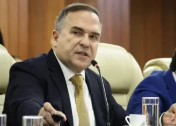 com-mabel,-paco-e-camara-vivem-crise-de-relacionamento