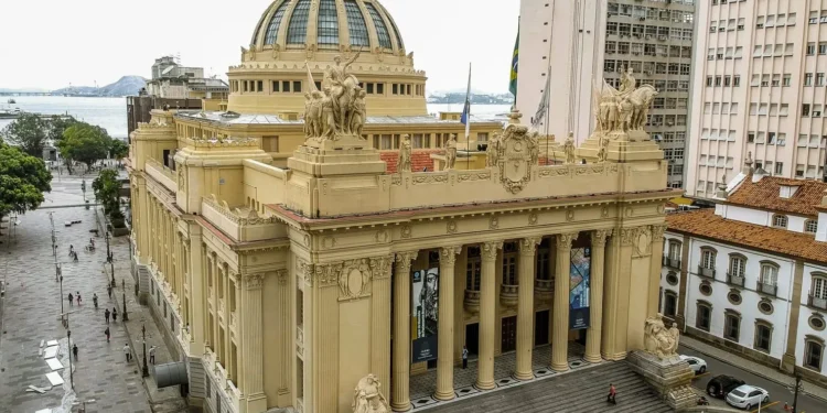 assembleia-legislativa-do-rio-de-janeiro-abre-concurso-com-salarios-de-ate-r$-44-mil