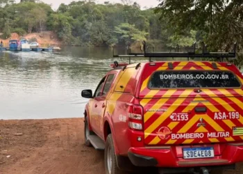 mulher-desaparece-apos-carro-cair-no-rio-das-almas-em-sao-luiz-do-norte