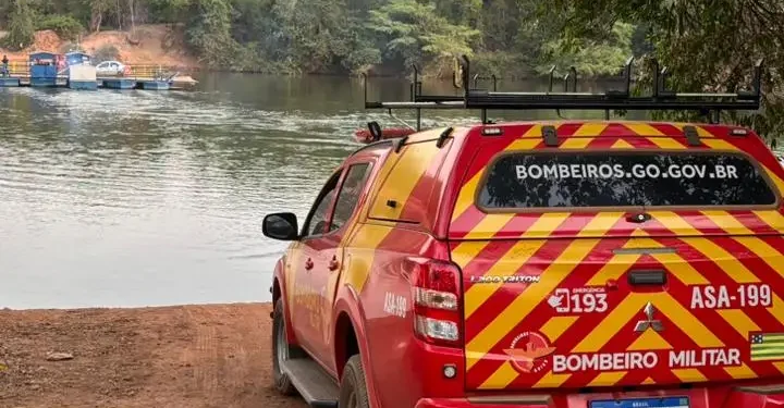 mulher-desaparece-apos-carro-cair-no-rio-das-almas-em-sao-luiz-do-norte