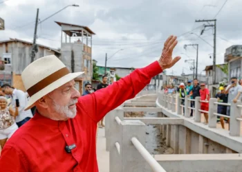 ja-que-a-direita-nao-quer,-so-a-economia-pode-vencer-lula