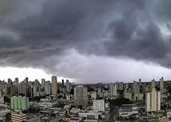 goias-vai-do-calor-de-40oc-ao-alerta-de-chuvas-fortes-com-granizo-em-um-so-dia