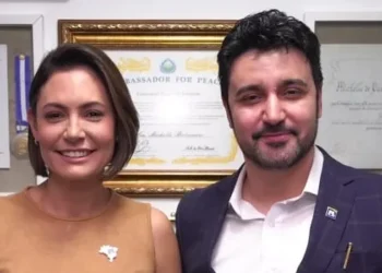 michelle-bolsonaro-recebe-titulo-de-cidada-goiana-em-evento-do-pl-mulher-em-rio-verde