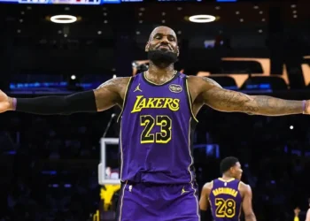 lebron-james-deve-perder-estreia-dos-lakers-na-nba-por-lesao-no-nervo-ciatico