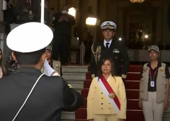 congresso-afasta-dina-boluarte-da-presidencia-do-peru