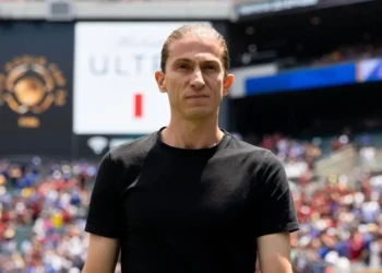 filipe-luis-e-flamengo-negociam-renovacao-de-contrato