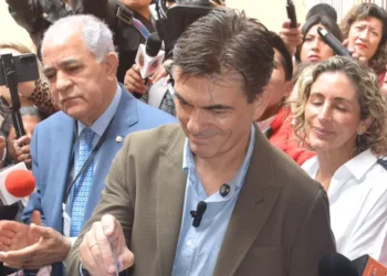 bolivia:-em-eleicao-historica,-rodrigo-paz-vence-com-54,6%-e-se-torna-presidente