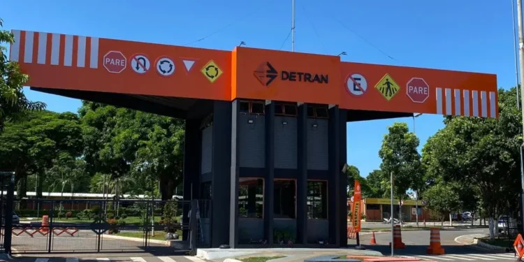 detran-go-alerta-para-golpes-de-ipva-e-licenciamento:-170-denuncias-em-2025