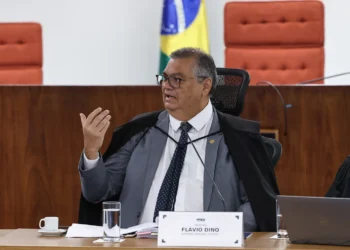 ministro-determina-que-stf-se-envolva-ate-em-obras-municipais