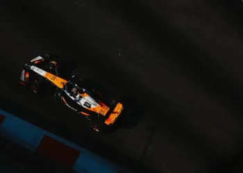 lando-norris-supera-leclerc-e-hamilton-e-larga-na-frente-no-gp-do-mexico