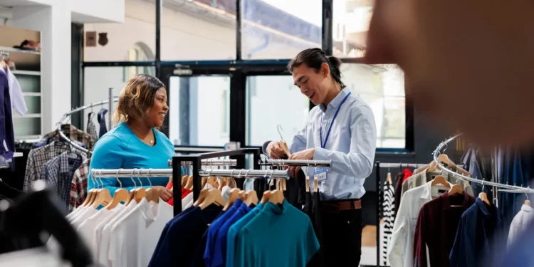 confianca-do-comercio-cai-pelo-quarto-mes-e-atinge-menor-nivel-desde-a-pandemia