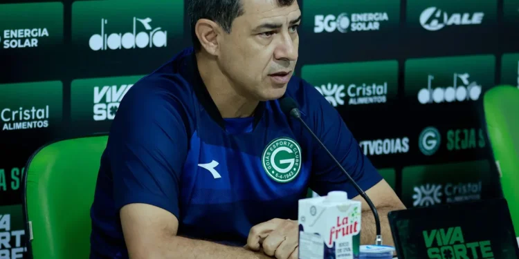 fabio-carille-enaltece-entrega-do-goias-e-projeta-duelo-com-athletico