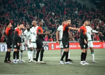 goias-e-athletico-pr-possuem-historico-equilibrado-ao-longo-de-52-jogos