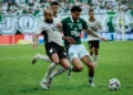 goias-tropeca-contra-o-athletico-pr-e-se-afasta-do-g-4