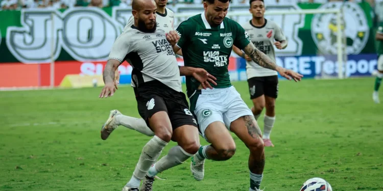 goias-tropeca-contra-o-athletico-pr-e-se-afasta-do-g-4
