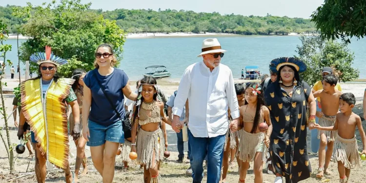 lula-promete-levar-energia-eletrica-a-aldeia-indigena-no-para,-neste-domingo-(2)