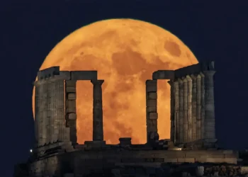 segunda-superlua-de-2025-ilumina-o-ceu-nesta-quarta-feira