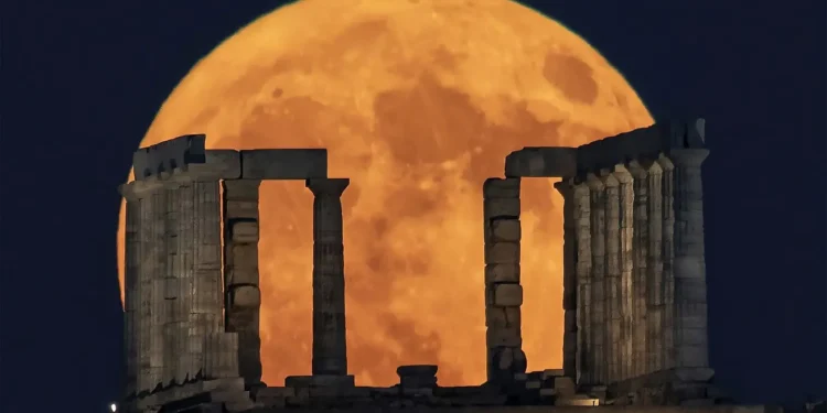 segunda-superlua-de-2025-ilumina-o-ceu-nesta-quarta-feira