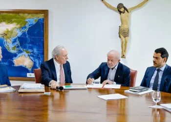 em-tentativa-de-encobrir-proposta-da-oposicao,-lula-lanca-pacote-antifaccao