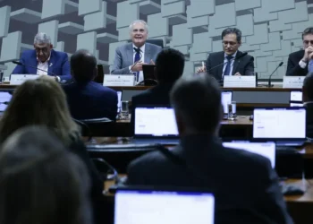 comissao-do-senado-aprova-isencao-do-imposto-de-renda-para-quem-ganha-ate-r$-5-mil