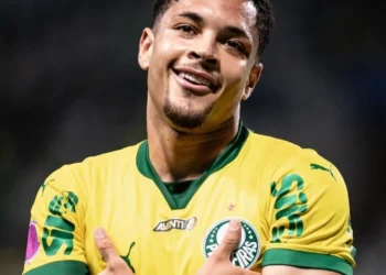 vitor-roque-fala-sobre-convocacao-e-destaca-momento-no-palmeiras