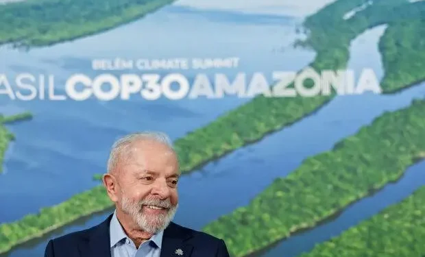 “as-florestas-valem-mais-em-pe-do-que-derrubadas”,-diz-lula-na-cop30