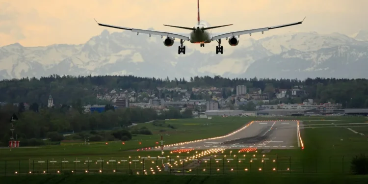 shutdown:-mais-de-800-voos-nos-eua-sao-cancelados-pela-paralisacao