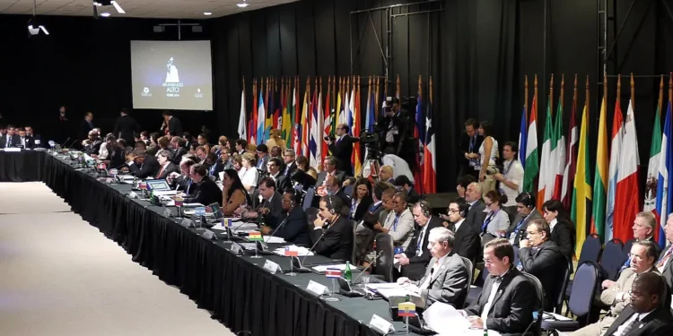 celac-e-eu-rejeitam-“o-uso-da-forca”-no-caribe-em-meio-a-tensao-com-eua