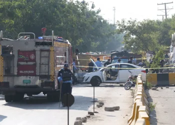 atentado-suicida-deixa-12-mortos-e-27-feridos-em-tribunal-no-paquistao