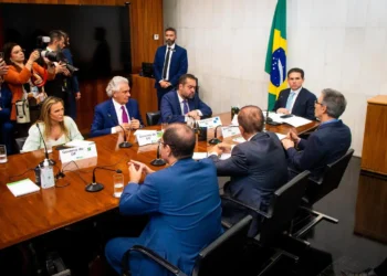 governadores-de-oposicao-se-reunem-em-brasilia,-e-pedem-adiamento-do-projeto-antifaccao