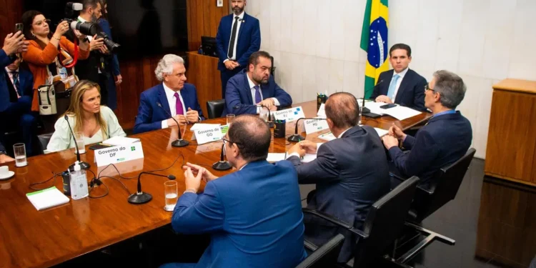 governadores-de-oposicao-se-reunem-em-brasilia,-e-pedem-adiamento-do-projeto-antifaccao