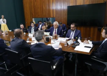 em-brasilia,-caiado-e-governadores-pedem-tempo-para-discutir-projetos-de-seguranca