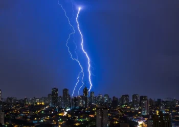 tempestades-preocupam-goias-apos-o-estado-registrar-mais-de-4-milhoes-de-raios-em-2025