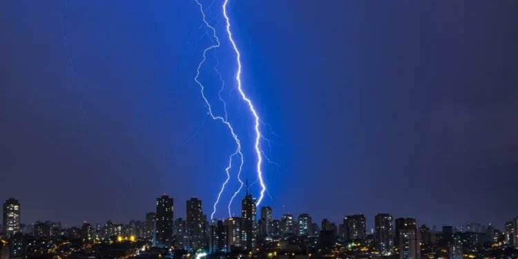 tempestades-preocupam-goias-apos-o-estado-registrar-mais-de-4-milhoes-de-raios-em-2025