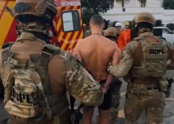 homem-em-surto-armado-mobiliza-operacao-do-bope-em-goiania