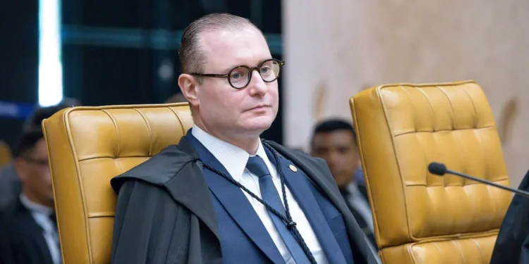 stf-forma-maioria-e-eduardo-bolsonaro-vira-reu