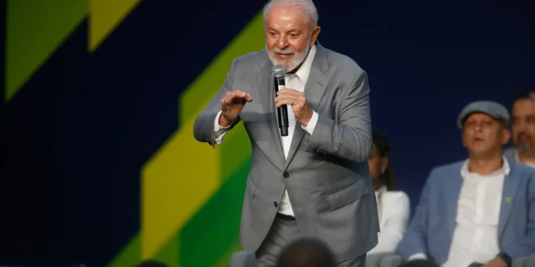 lula-e-citado-em-e-mail-de-epstein-e-planalto-afirma-“nunca-aconteceu”