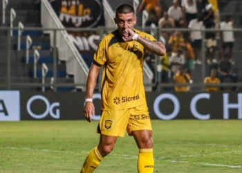 goias-avanca-por-kevin-ramirez-e-movimenta-mercado-para-reforcar-ataque-em-2026