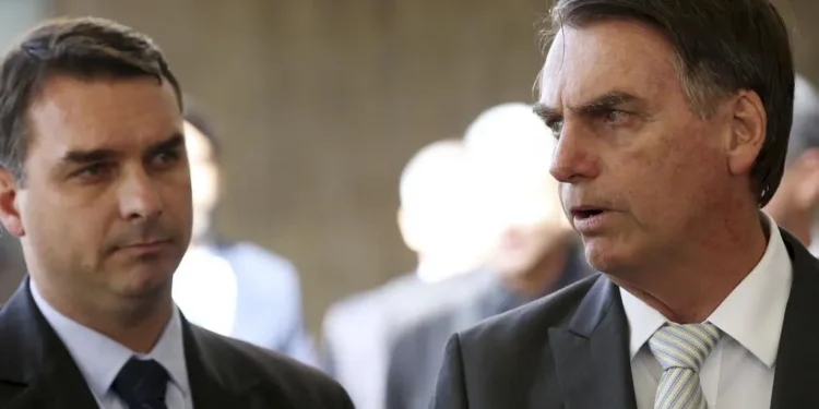 flavio-bolsonaro-avanca-como-pre-candidato-e-ofusca-tarcisio