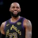 lebron-james-volta-as-quadras-e-surpreende-ao-alcancar-marca-inedita-na-nba